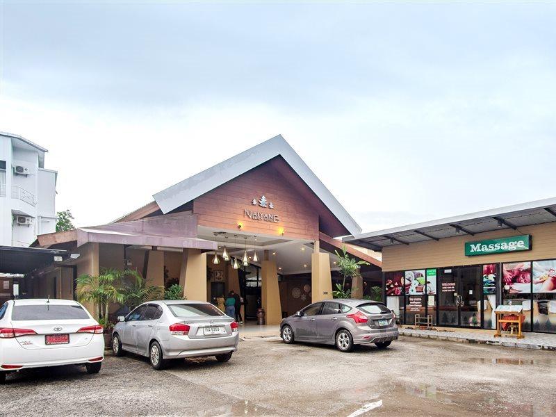 Naiyang Beach Hotel Sha Plus Phuket Extérieur photo